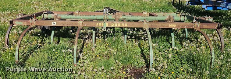 image for item EI8977 John Deere F1600 chisel