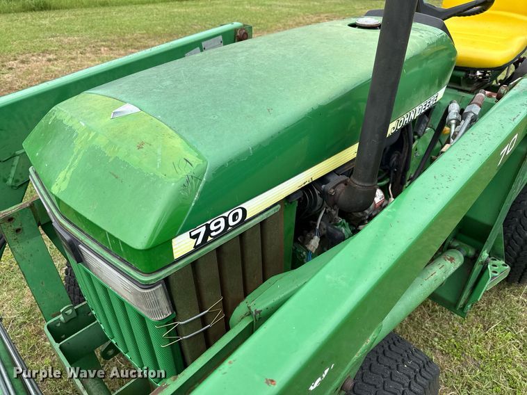 image for item EJ3679 2007 John Deere 790 MFWD tractor