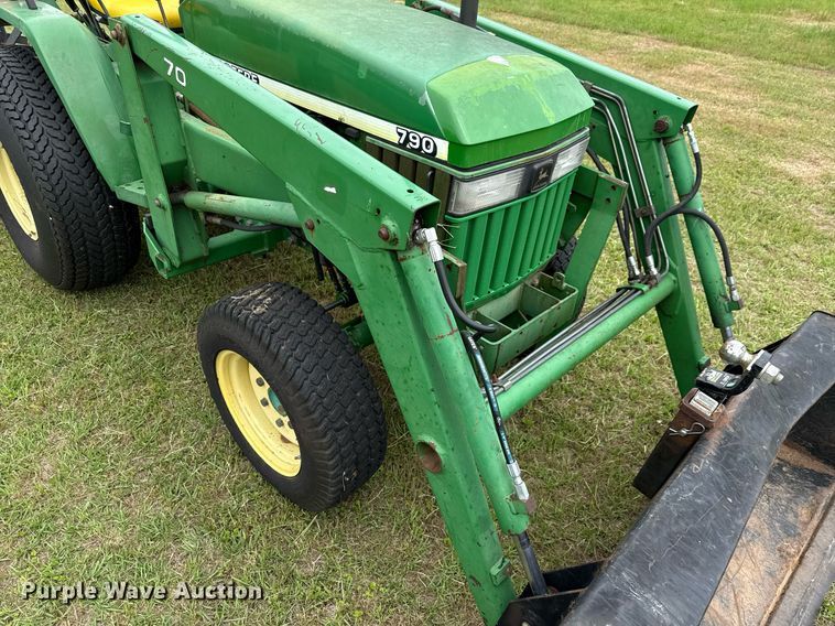 image for item EJ3679 2007 John Deere 790 MFWD tractor