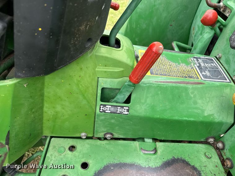 image for item EJ3679 2007 John Deere 790 MFWD tractor