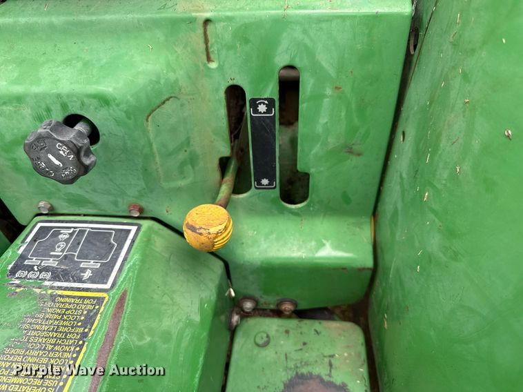 image for item EJ3679 2007 John Deere 790 MFWD tractor