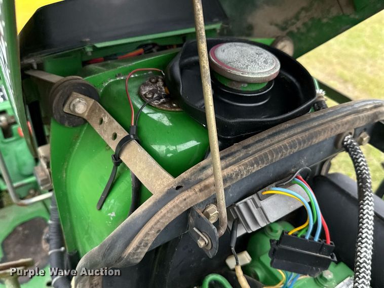 image for item EJ3679 2007 John Deere 790 MFWD tractor