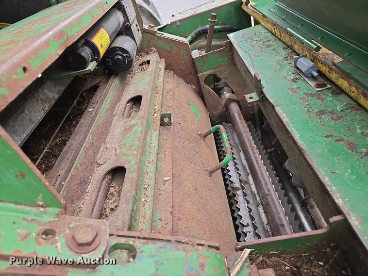 image for item EJ7473 2002 John Deere  6950 PRWD forage harvester