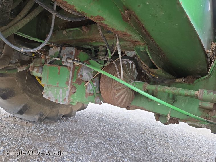 image for item EJ7473 2002 John Deere  6950 PRWD forage harvester