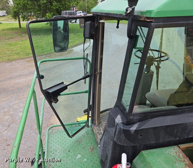 image for item EJ7473 2002 John Deere  6950 PRWD forage harvester