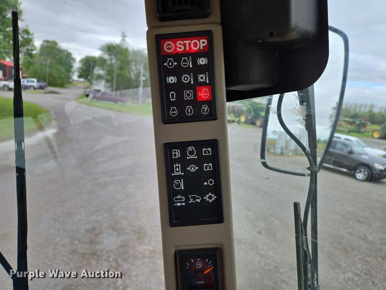 image for item EJ7473 2002 John Deere  6950 PRWD forage harvester