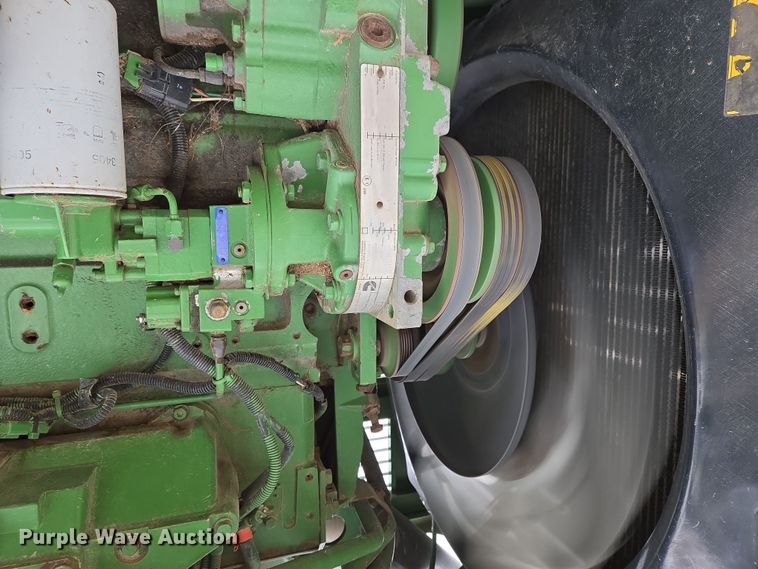 image for item EJ7473 2002 John Deere  6950 PRWD forage harvester