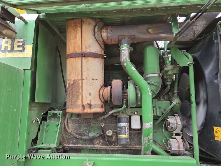 image for item EJ7473 2002 John Deere  6950 PRWD forage harvester