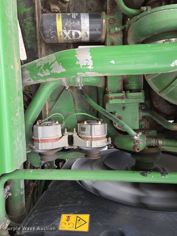 image for item EJ7473 2002 John Deere  6950 PRWD forage harvester