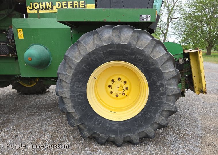 image for item EJ7473 2002 John Deere  6950 PRWD forage harvester