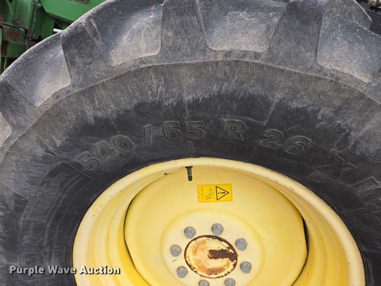 image for item EJ7473 2002 John Deere  6950 PRWD forage harvester