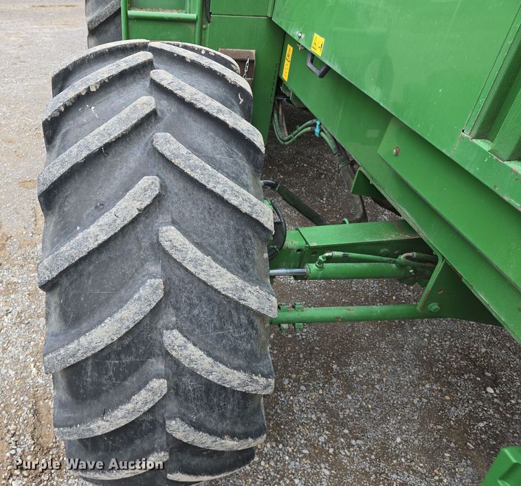 image for item EJ7473 2002 John Deere  6950 PRWD forage harvester