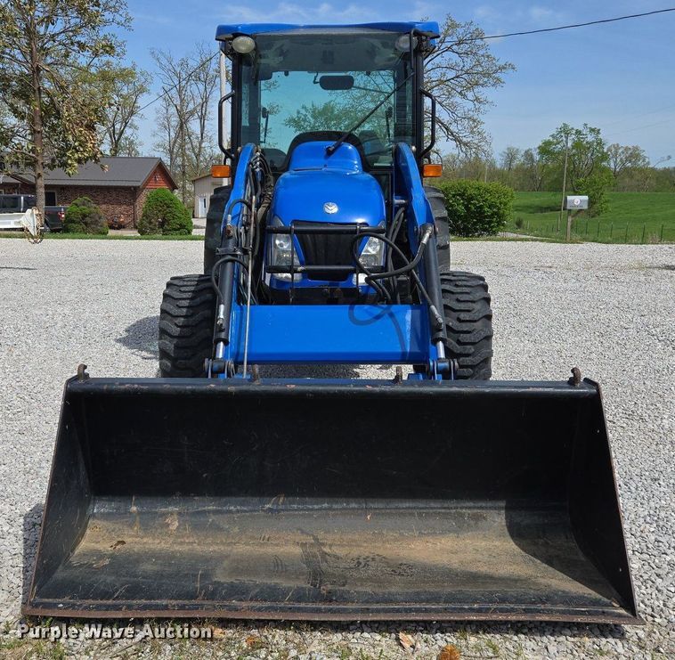 image for item EJ7512 2007 New Holland T2420 MFWD tractor