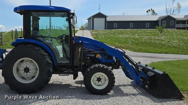 image for item EJ7512 2007 New Holland T2420 MFWD tractor