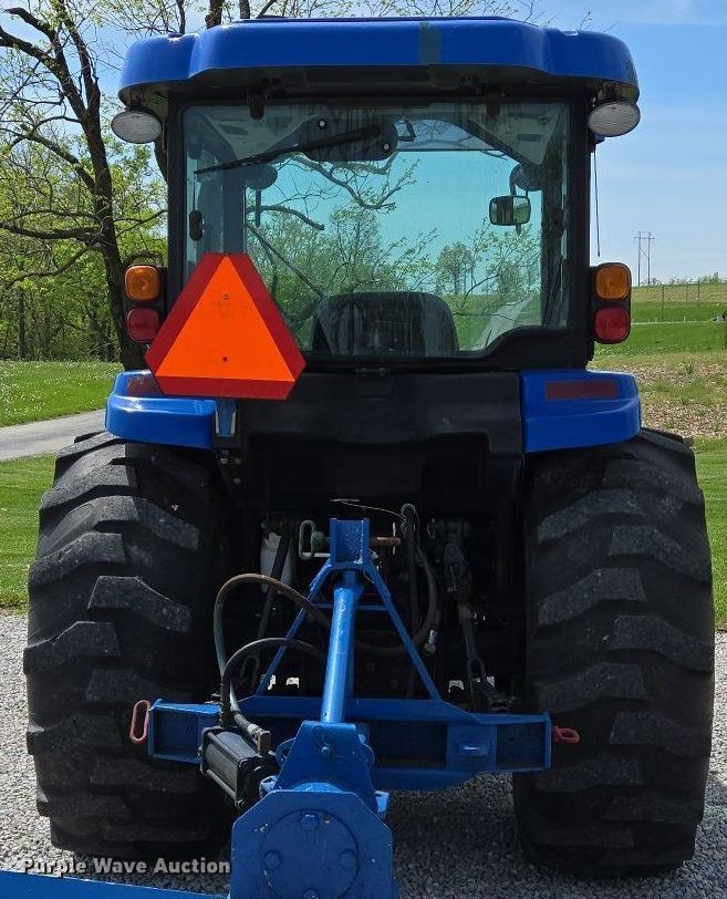 image for item EJ7512 2007 New Holland T2420 MFWD tractor