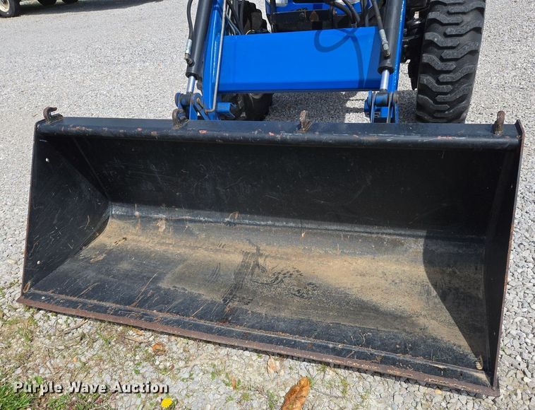 image for item EJ7512 2007 New Holland T2420 MFWD tractor