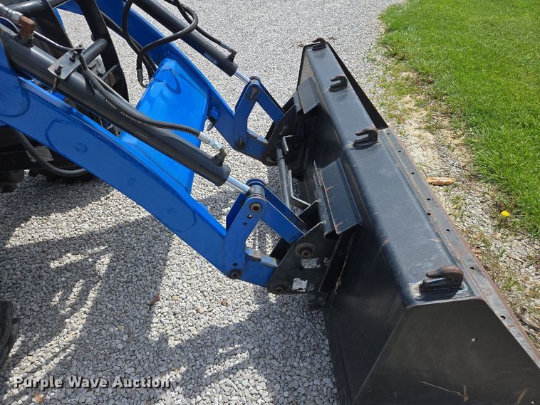 image for item EJ7512 2007 New Holland T2420 MFWD tractor