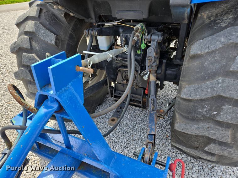 image for item EJ7512 2007 New Holland T2420 MFWD tractor