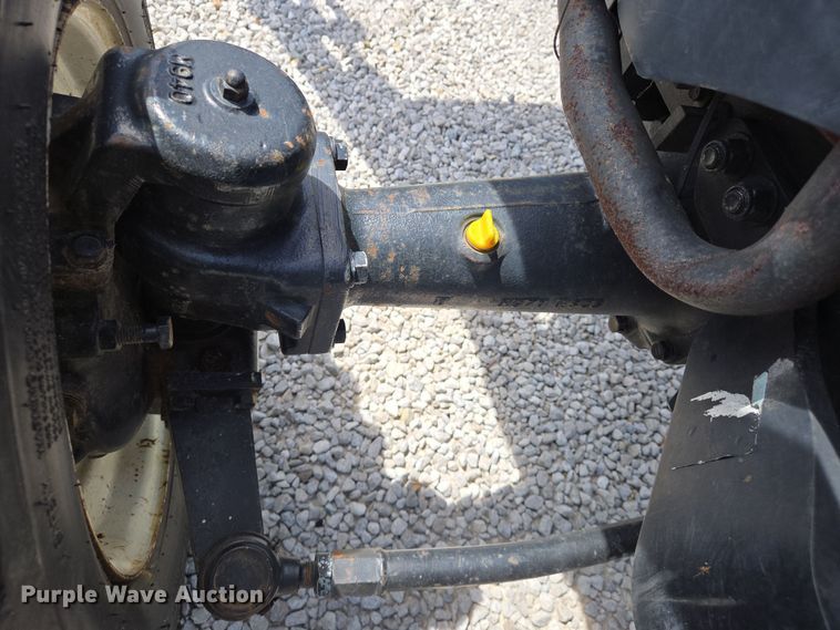 image for item EJ7512 2007 New Holland T2420 MFWD tractor