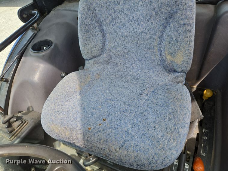 image for item EJ7512 2007 New Holland T2420 MFWD tractor