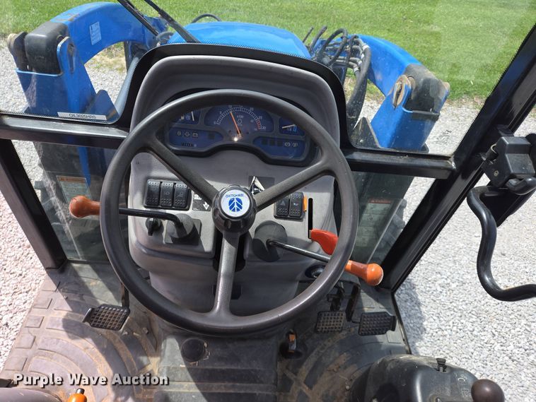 image for item EJ7512 2007 New Holland T2420 MFWD tractor