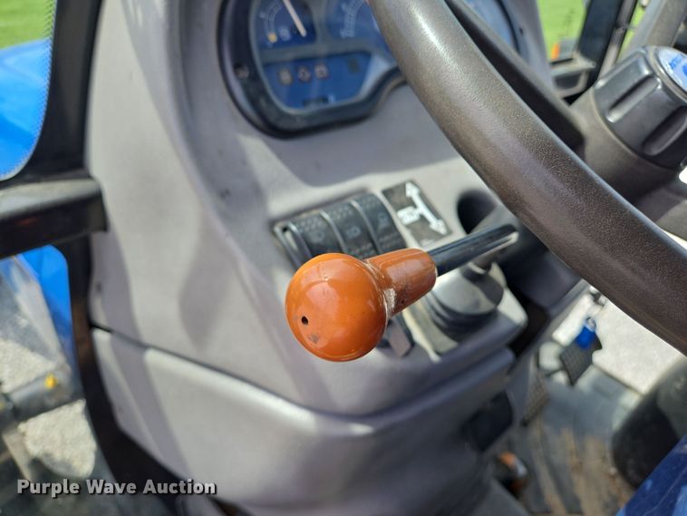 image for item EJ7512 2007 New Holland T2420 MFWD tractor