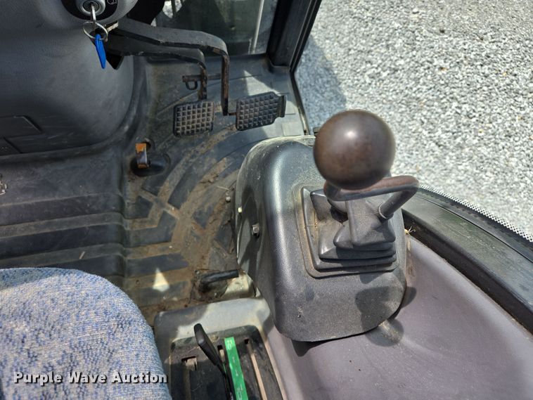 image for item EJ7512 2007 New Holland T2420 MFWD tractor