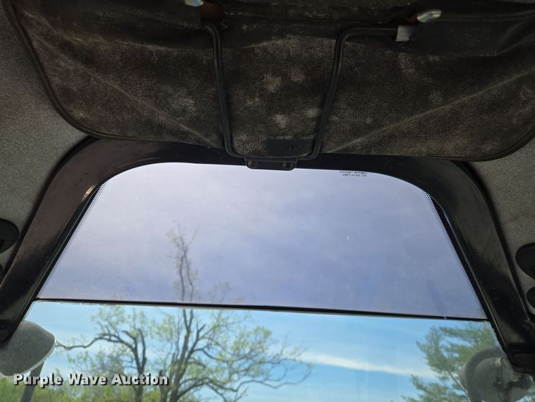 image for item EJ7512 2007 New Holland T2420 MFWD tractor