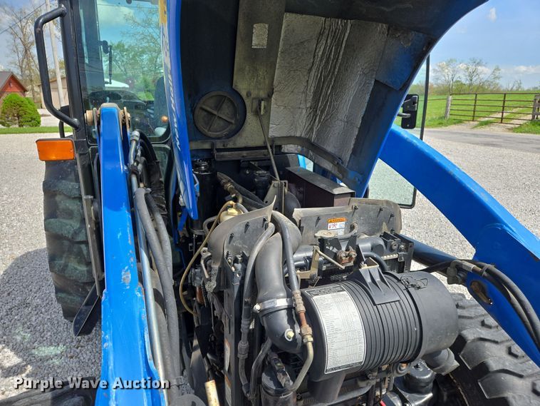 image for item EJ7512 2007 New Holland T2420 MFWD tractor