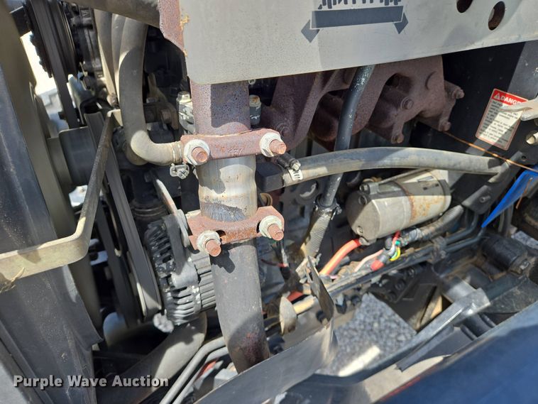 image for item EJ7512 2007 New Holland T2420 MFWD tractor