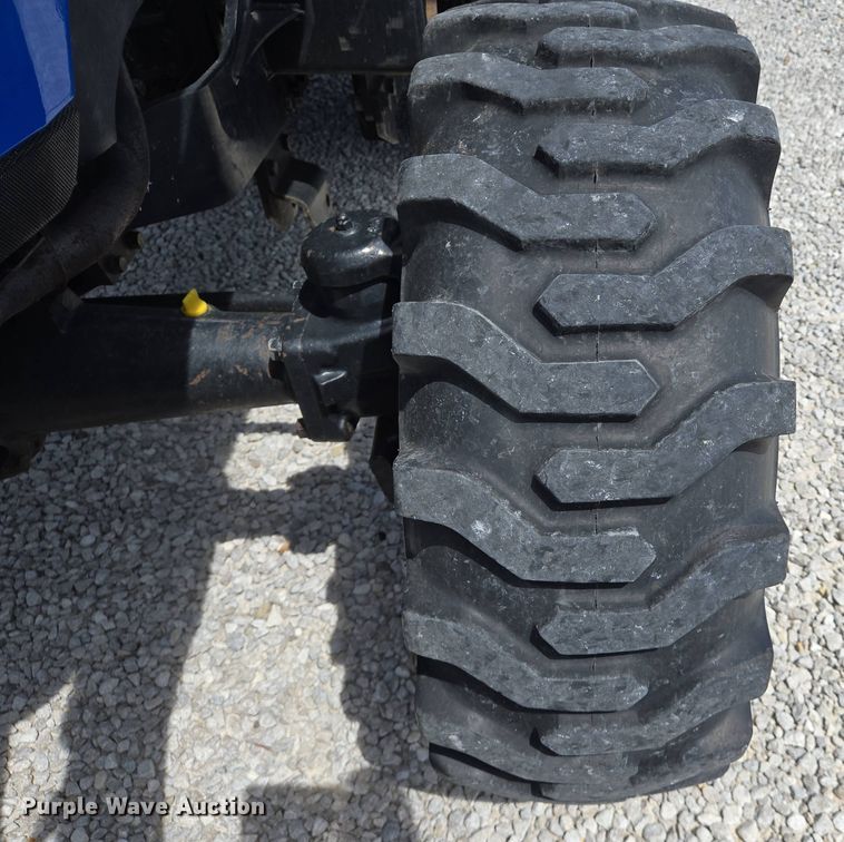 image for item EJ7512 2007 New Holland T2420 MFWD tractor