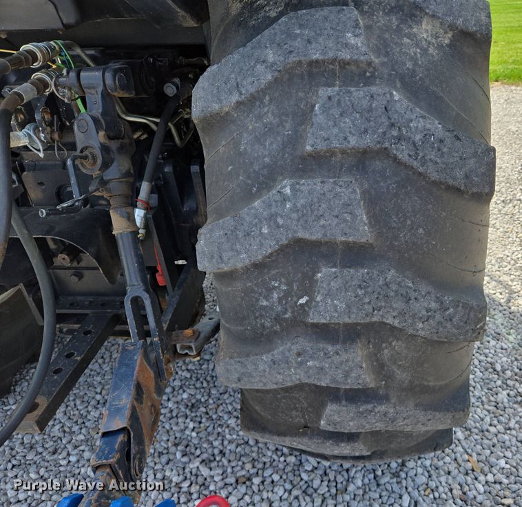 image for item EJ7512 2007 New Holland T2420 MFWD tractor