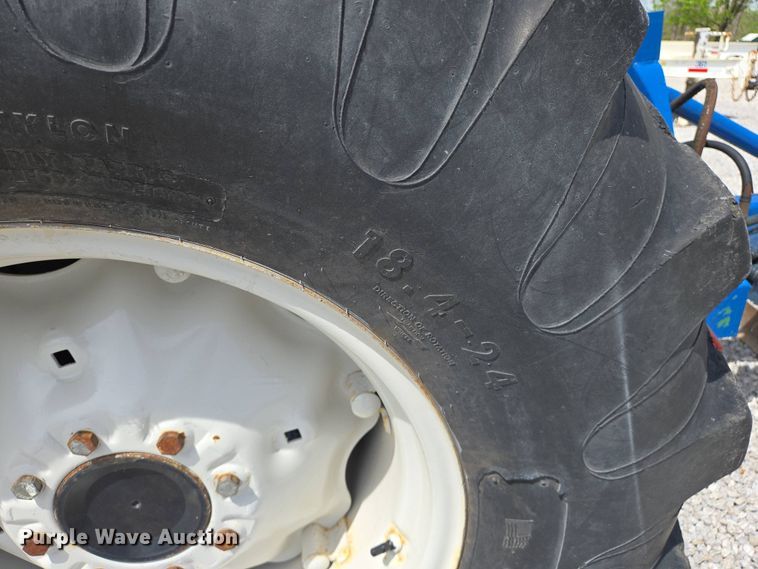 image for item EJ7512 2007 New Holland T2420 MFWD tractor