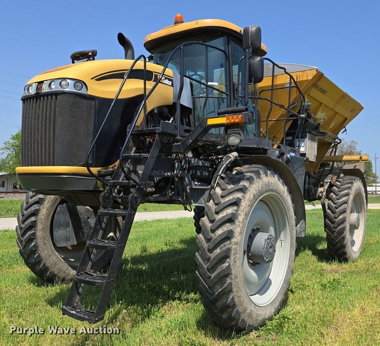image for item EJ7533 2015 RoGator RG1100B spreader