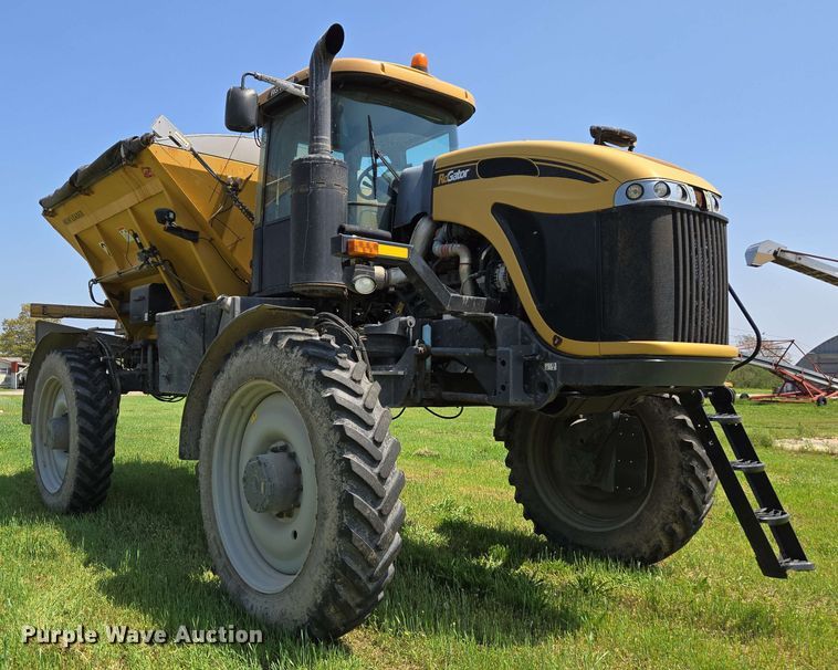 image for item EJ7533 2015 RoGator RG1100B spreader