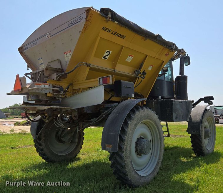 image for item EJ7533 2015 RoGator RG1100B spreader