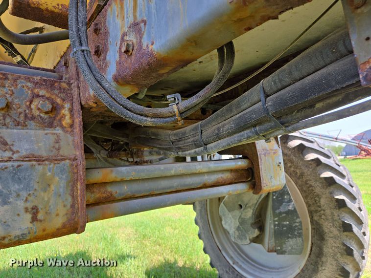 image for item EJ7533 2015 RoGator RG1100B spreader