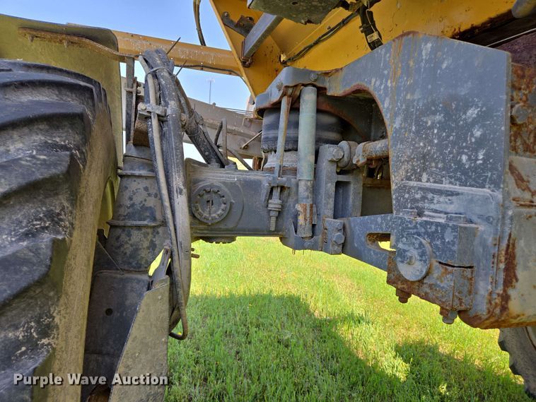 image for item EJ7533 2015 RoGator RG1100B spreader