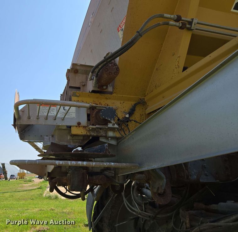 image for item EJ7533 2015 RoGator RG1100B spreader