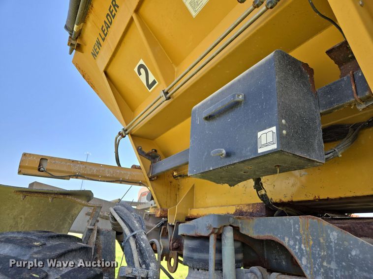 image for item EJ7533 2015 RoGator RG1100B spreader