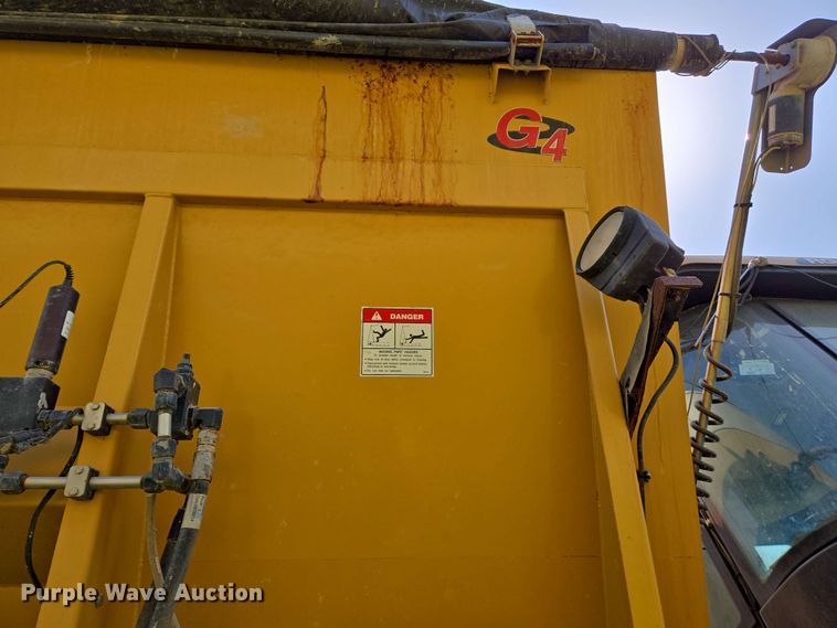 image for item EJ7533 2015 RoGator RG1100B spreader