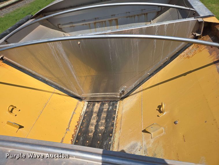 image for item EJ7533 2015 RoGator RG1100B spreader