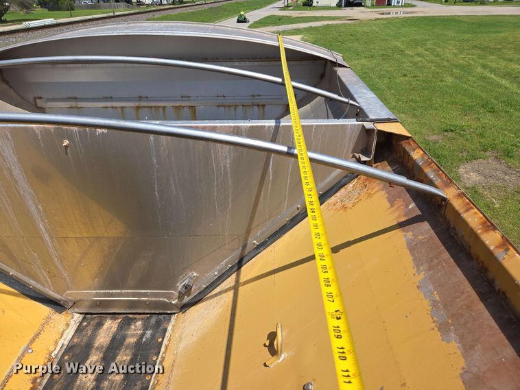 image for item EJ7533 2015 RoGator RG1100B spreader