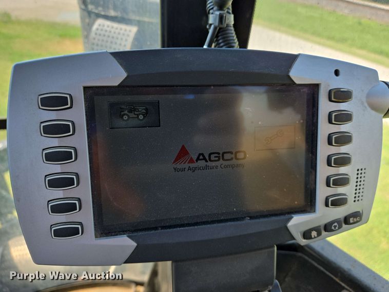 image for item EJ7533 2015 RoGator RG1100B spreader