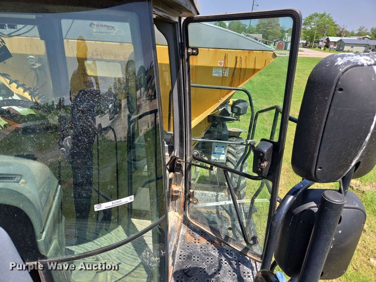 image for item EJ7533 2015 RoGator RG1100B spreader