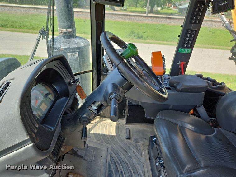 image for item EJ7533 2015 RoGator RG1100B spreader