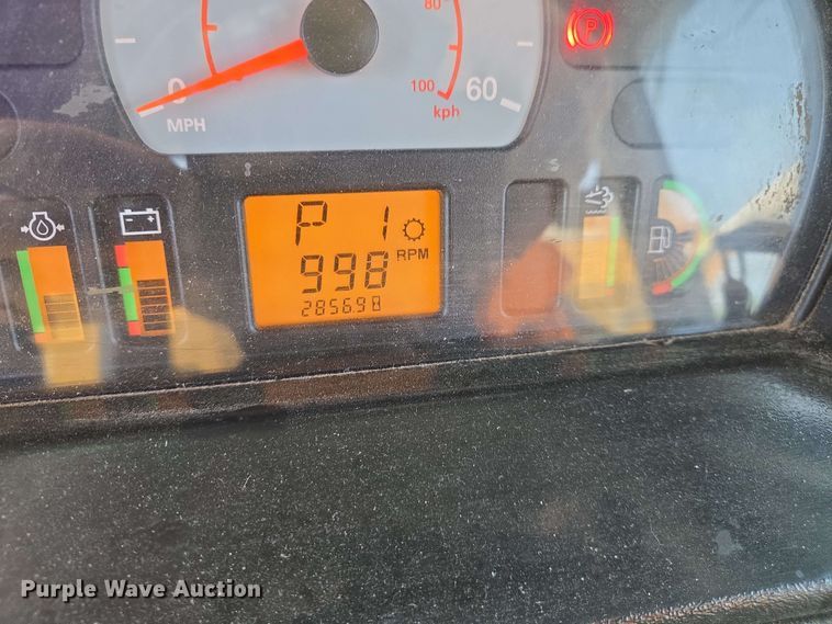 image for item EJ7533 2015 RoGator RG1100B spreader