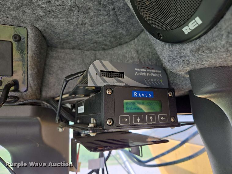 image for item EJ7533 2015 RoGator RG1100B spreader