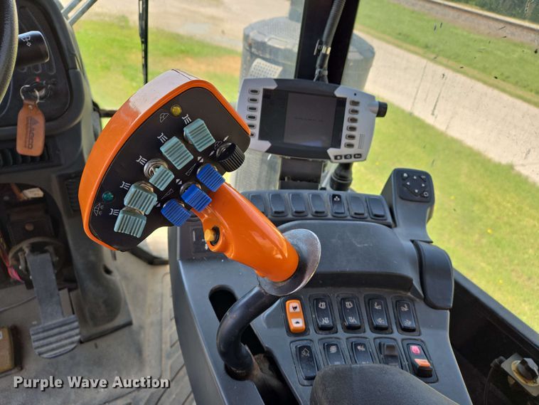 image for item EJ7533 2015 RoGator RG1100B spreader