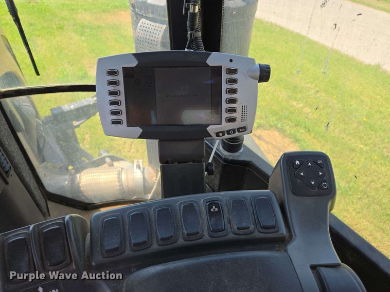 image for item EJ7533 2015 RoGator RG1100B spreader